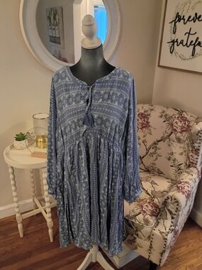torrid Sz. 2 Blue Patterned Long Sleeve Peasant Dress with Tassel Tie